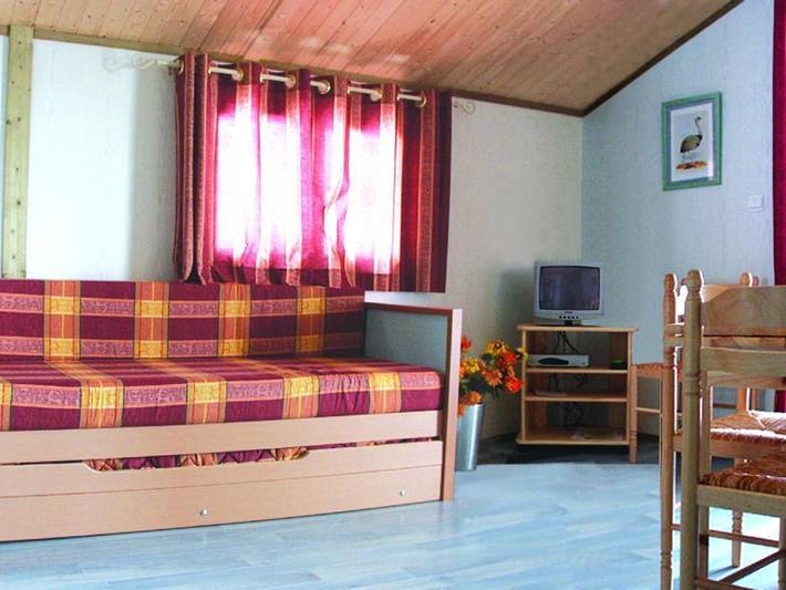 Gîte pour 5 personnes, avec jardin et piscine dans Allier - 4