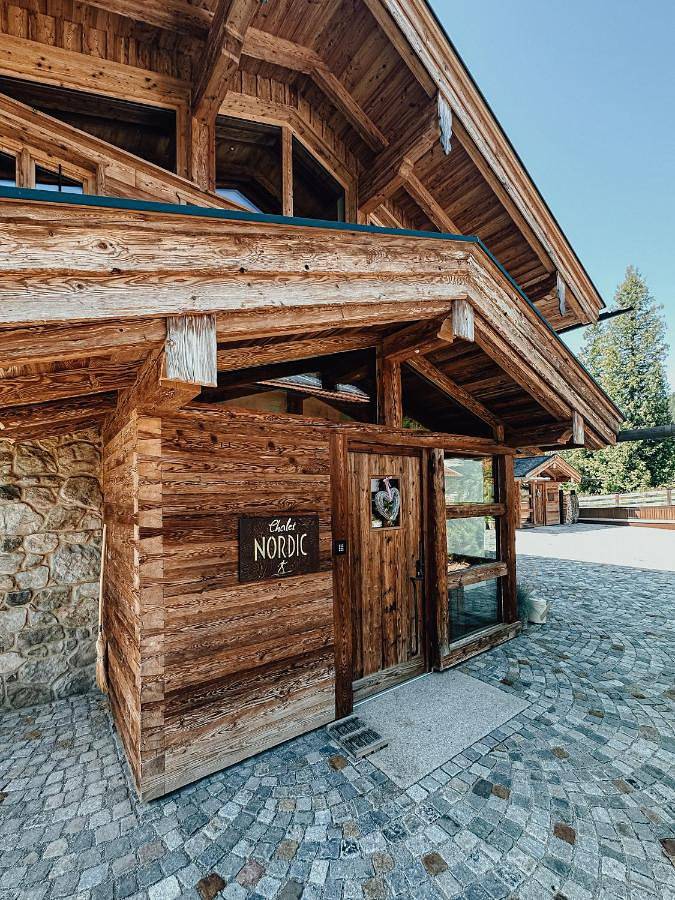 Ferienhaus für 5 Personen, mit Balkon und Whirlpool sowie Terrasse und Garten in Bayrischzell
