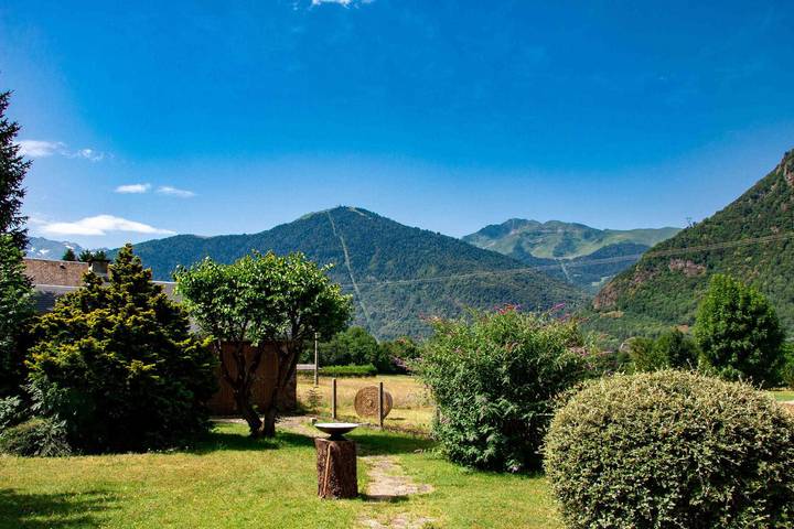 Casa de huéspedes para 10 personas, con Terraza y Jardín en Bosost - 2