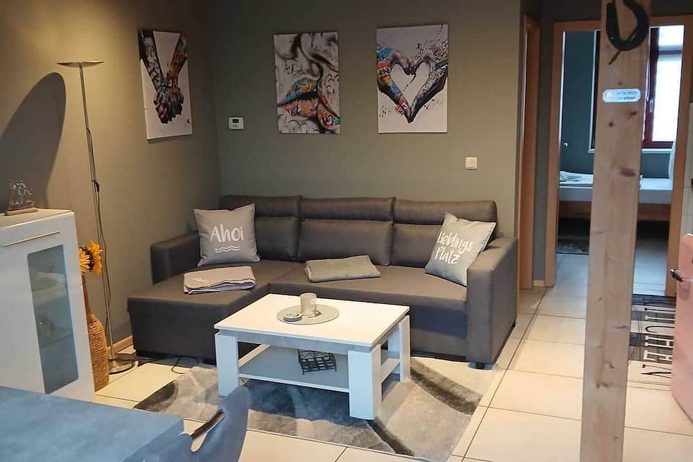Ganze Wohnung, Komfortable Ferienwohnung „Ahoi“ mit Balkon nahe Malchower See und Garten in Malchow, Fleesensee