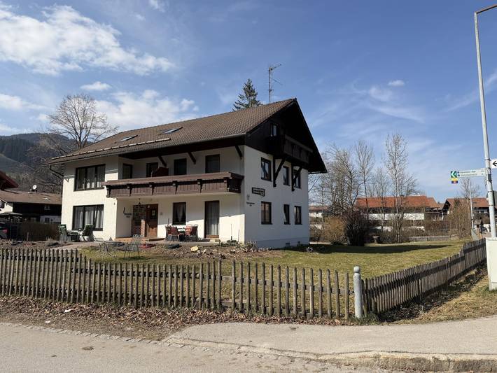 Ferienwohnung für 4 Personen, mit Terrasse und Garten in Pfronten