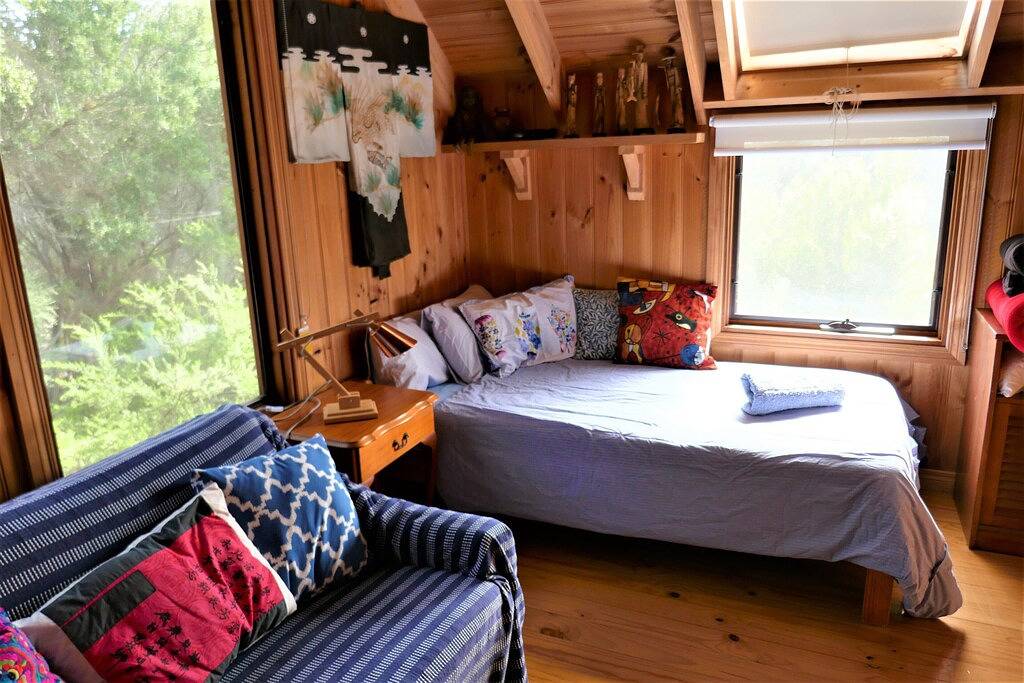 Albies Cottage: Hübsches, abgelegenes Holzhaus in einem Buschblock am Meer in Tasmanien