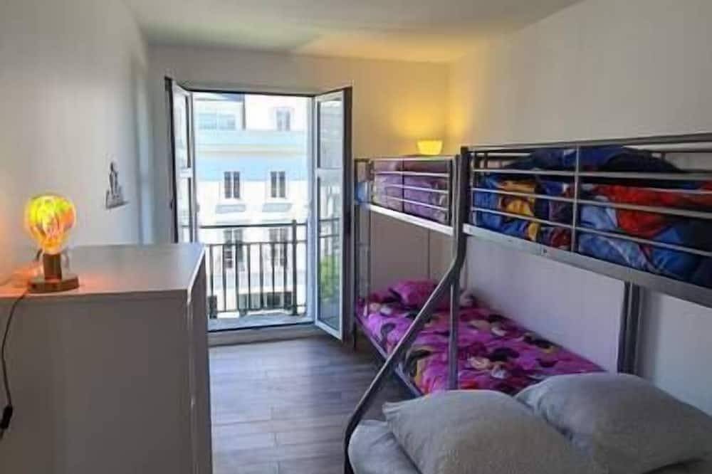 Entire apartment, Appt 80m², 13 P, Disneyland, Fibre, 2 parkings in Chessy, Seine-et-Marne
