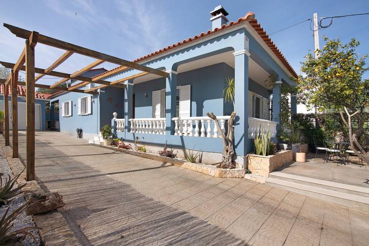 Ferienhaus 'Casa Das Buganvilias' mit Bergblick, privater Terrasse und Wi-Fi in Loulé (São Sebastião), Faro Distrikt