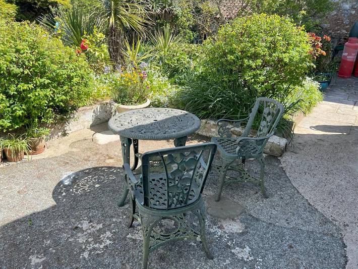 Gîte pour 2 personnes, avec terrasse et jardin dans Îles Anglo-Normandes - 2