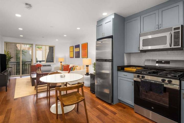 Apartment for 3 people, with balcony, child-friendly in Manhattan