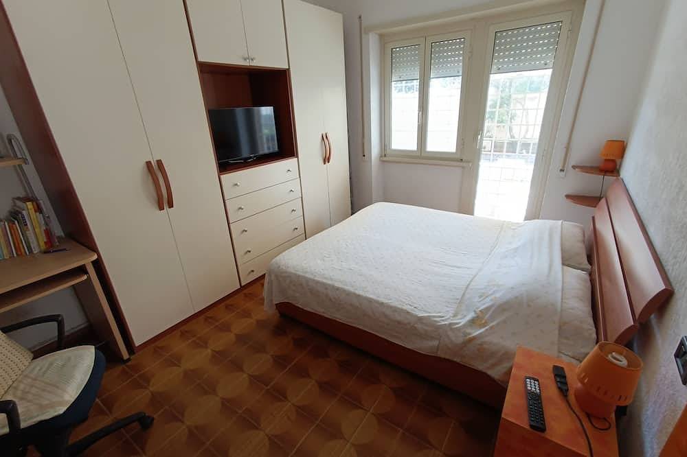 Ganze Wohnung, Haus am Meer mit großem ausgestatteten Garten in Rom Provinz