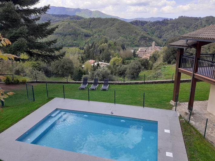 Casa rural para 9 personas, con piscina además de jardín y vistas, Se admiten mascotas en Osona - 2
