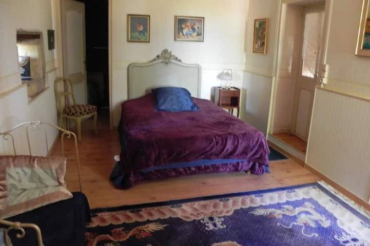 Location de vacances pour 6 personnes, avec piscine et jardin, animaux acceptés à Bourg-le-Comte - 3