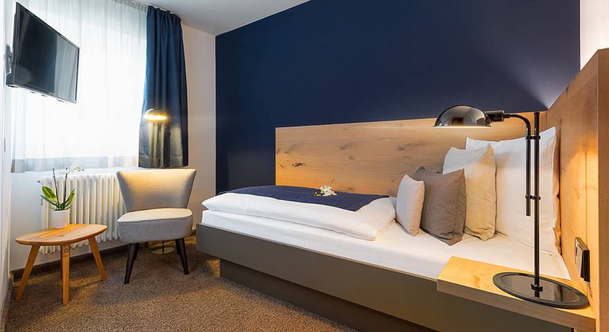 Bischoffs Hotel - Einzelzimmer mit Dusche und Wc in Bad Urach, Albsteig Etappe 9