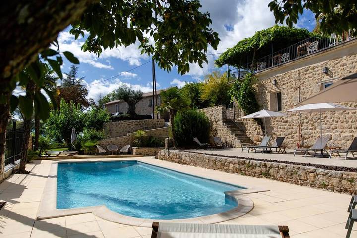 Maison d’hôte pour 4 personnes, avec sauna et jardin ainsi que vue et piscine en Ardèche - 3