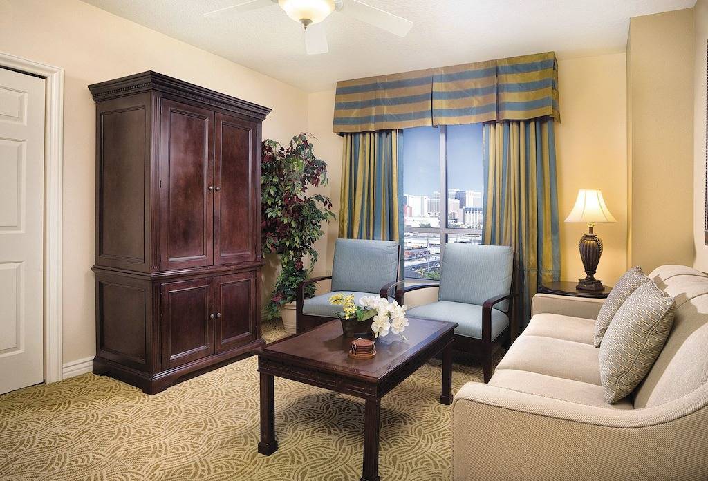 2Br Deluxe Vegas Getaway, Wyndham Grand Desert, Pools & Free Parking/Wifi in Paradise, Nevada