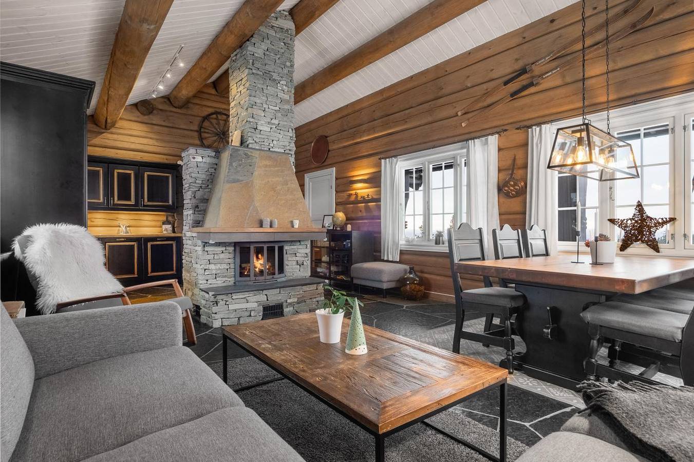Ferienhaus für 8 Personen mit Terrasse in Løten