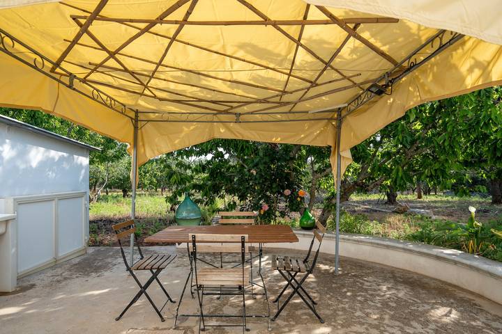 Appartamento intero, Appartamento 'Gelso' con piscina condivisa, terrazza privata e Wi-Fi in Impalata, Monopoli