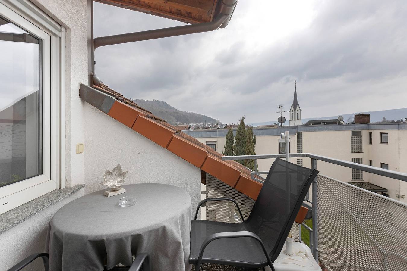 Ganze Wohnung, 2-Zimmer Ferienwohnung, 44qm, 1 Schlafraum, Balkon, max. 2 Personen in Bodman-Ludwigshafen, Landkreis Konstanz