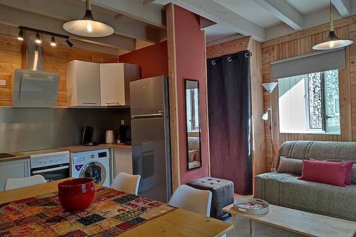 Gîte pour 5 personnes, avec jardin à Bréau-et-Salagosse - 2