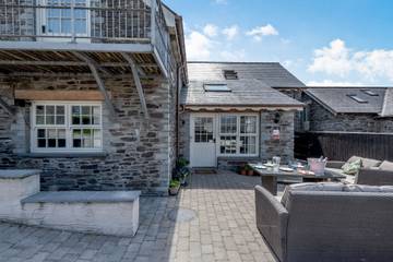 Log Cabin for 8 People in Ceredigion, Mid-Wales, Photo 2