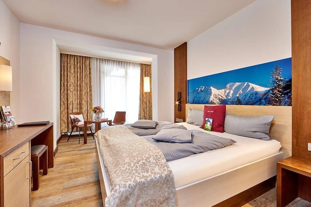 Doppelzimmer Economy - Aktiv Hotel Böld & Restaurant Uhrmacher in Oberammergau, Bayerische Alpen
