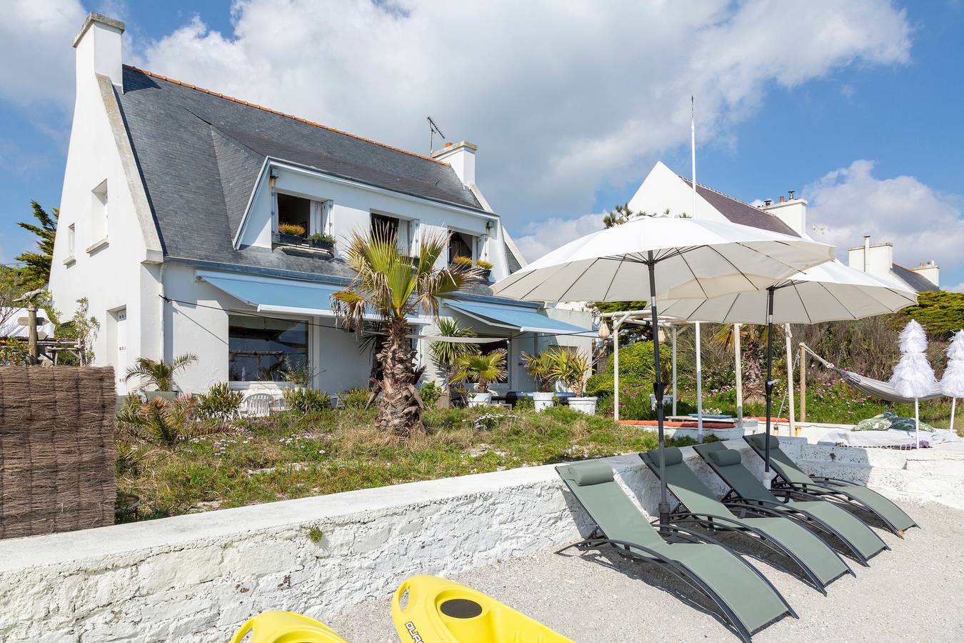 Villa 'Con Vistas al Mar Increíbles', a pie de playa, terraza privada y Wi-Fi in Loctudy, Region de Quimper