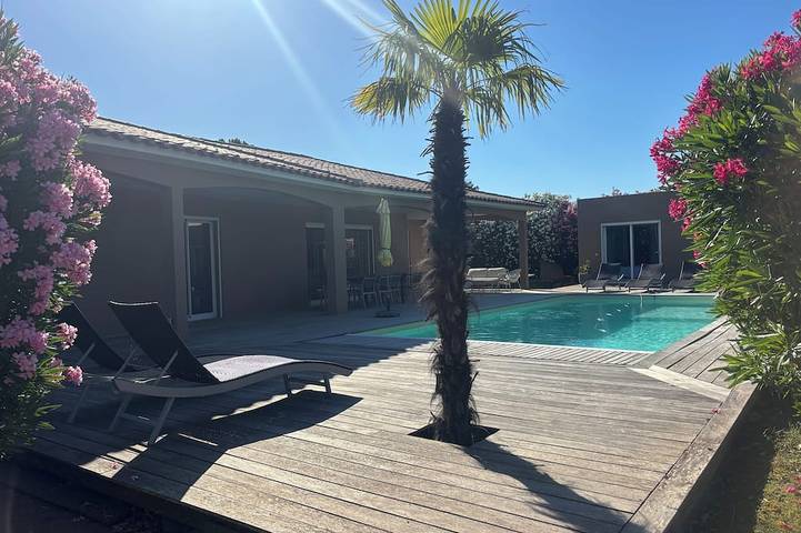 Villa pour 10 personnes, avec terrasse et jardin - 1