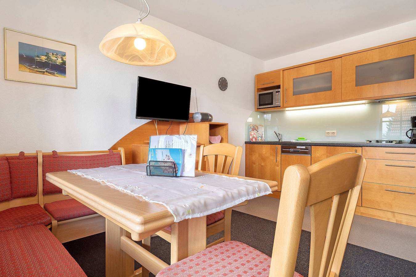 Ganze Wohnung, Ferienwohnung 'Meersburg' mit Seeblick, Gemeinschaftsgarten und Wi-Fi in Hagnau am Bodensee, Region Bodensee-Oberschwaben