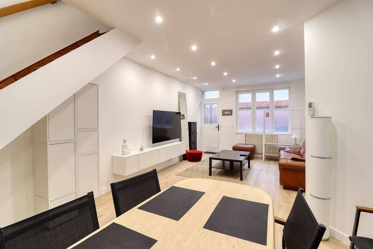 Maison proches des places avec stationnement in Arras, Arras region