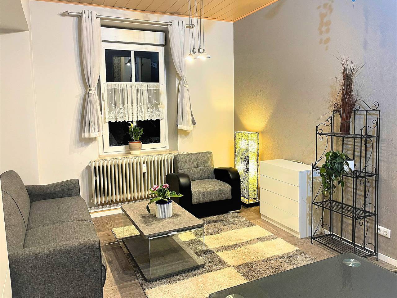 Ganze Wohnung, Apartment in Pellingen mit Parkplatz in Pellingen, Landkreis Trier-Saarburg