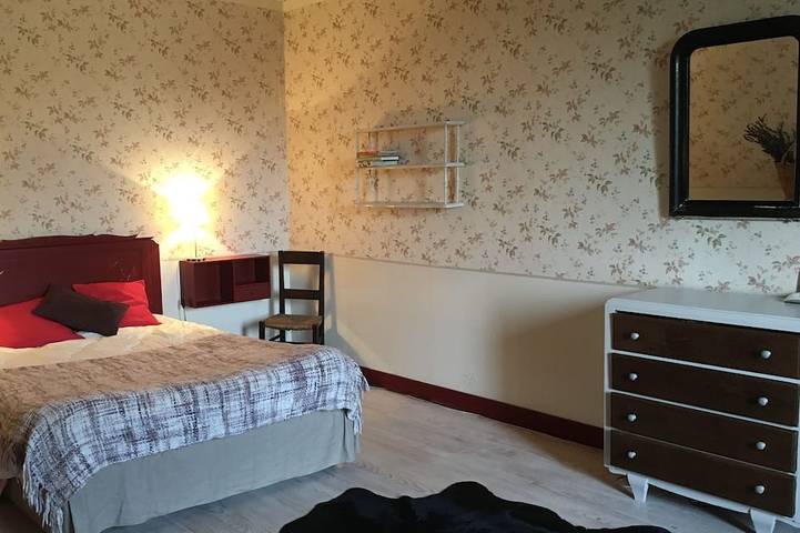 Location de vacances pour 5 personnes, avec Jardin à Yviers - 4