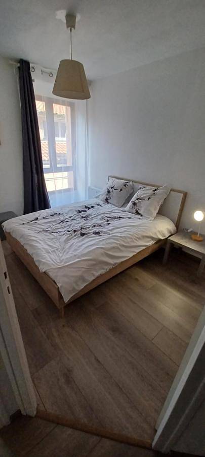 Appartement entier, One-Bedroom Apartment in Voiron, Isère