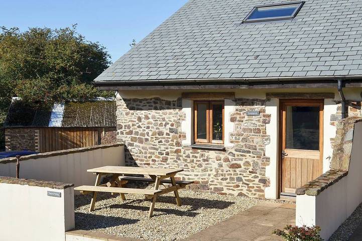 Cottage for 4 people, with garden, with pets in Hartland