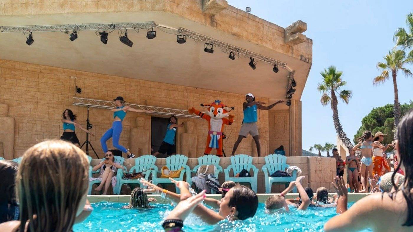 Zecamping 5 étoiles familial espace aquatique locatif Tv Lv clim 43m2 in Le Muy, Middellandse Zeekust (Frankrijk)