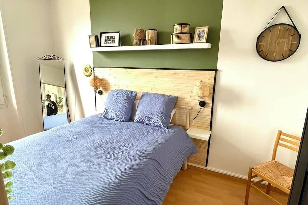 Entire apartment, A cocoon in the presbytery (with private parking) in Caen, Caen region