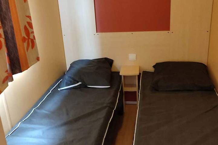 Mobil-home con terraza - 4 pers. in La Tour-d'Auvergne, Parque Natural Regional Volcans d'Auvergne