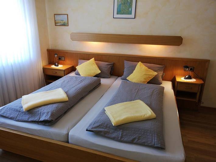 Ferienwohnung für 2 Personen, mit Garten und Terrasse in Zell Stadt (Mosel) - 4