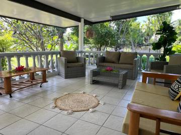 Gîte pour 4 personnes, avec terrasse dans Tikehau