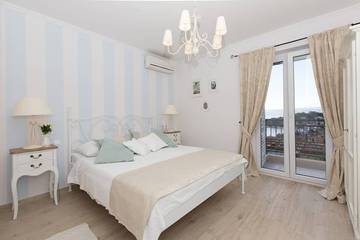 Villa for 11 People in Općina Konavle, Dubrovnik-Neretva, Photo 1