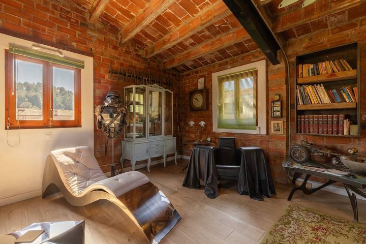 Apartamento entero, Apartamento 'La Fabriqueta Deluxe' con vistas a la montaña, Wi-Fi y aire acondicionado in Riudecañas, Baix Camp