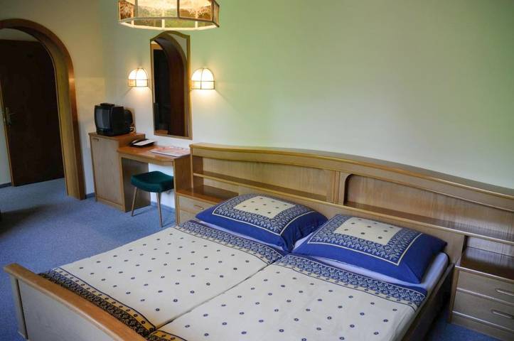 Hotel für 2 Personen, mit Balkon und Terrasse sowie Garten in Weyregg am Attersee - 3
