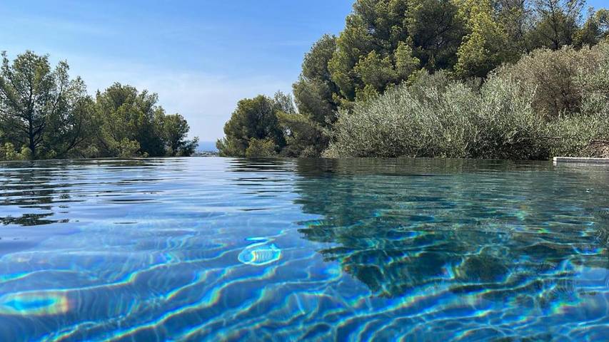 Villa pour 6 personnes, avec piscine ainsi que jacuzzi et jardin à Ollioules