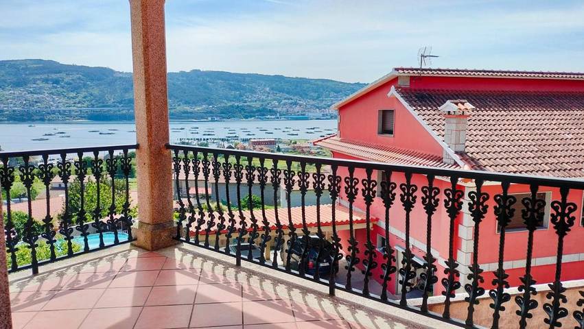 Apartamento para 10 personas, con Balcón y Terraza además de Jardín y Vistas en Moaña