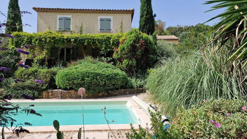 Location de vacances pour 4 personnes, avec piscine ainsi que jardin et vue, animaux acceptés à Blauzac - 2