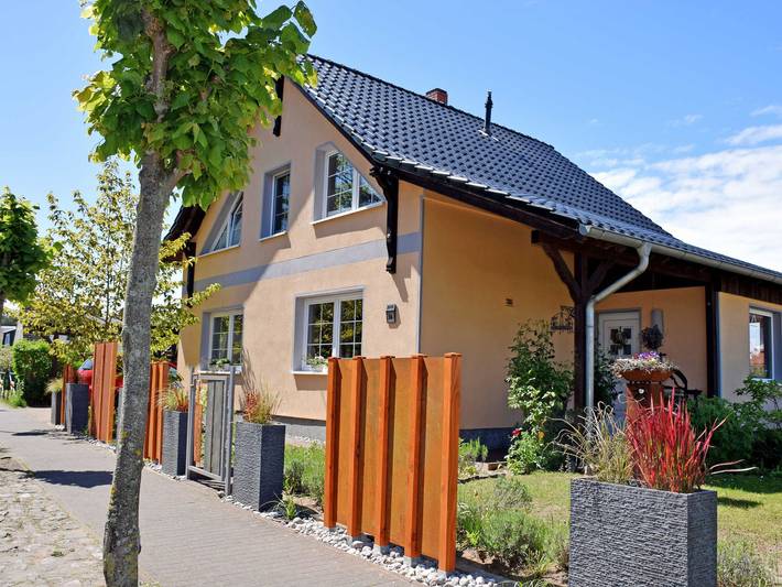 Ferienwohnung für 2 Personen, mit Terrasse und Garten, kinderfreundlich in Baabe - 2
