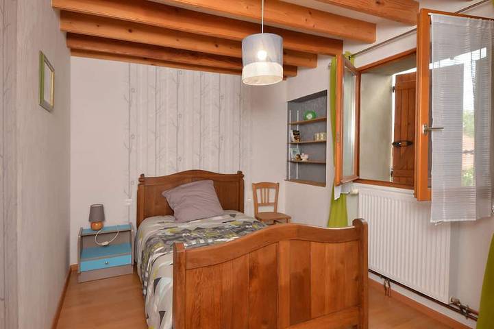 Location de vacances pour 5 personnes, avec jardin et terrasse dans Courthiézy - 4