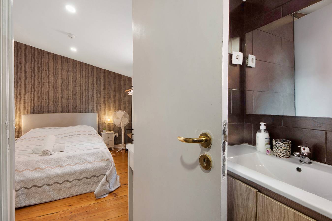 Kamer 'Duplo I' met gedeelde tuin en wifi in Porto, Porto District