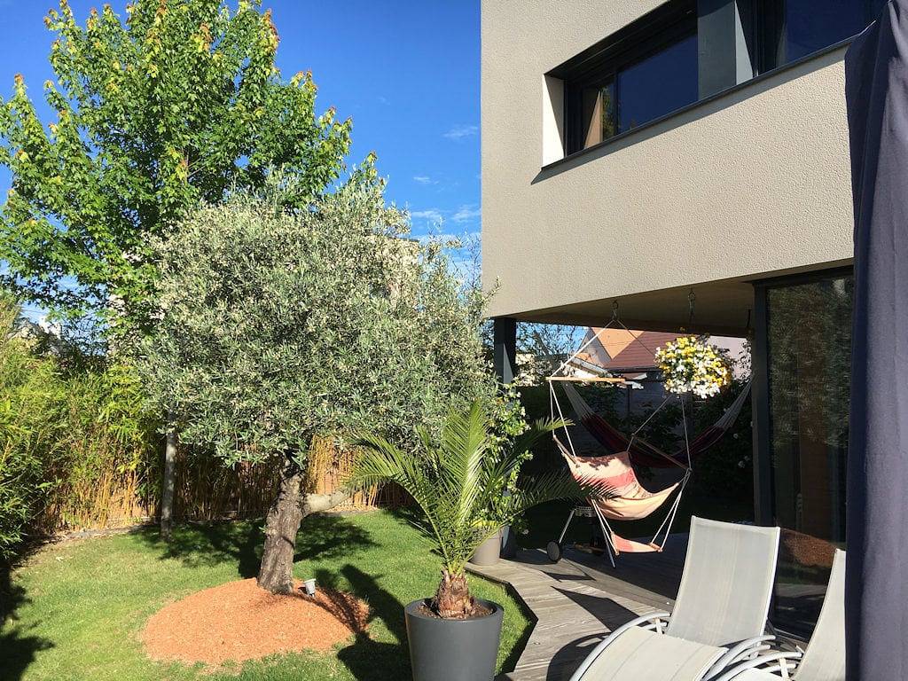 Chambre confortable avec parking et vue sur le jardin à 1,5 km du Mans in Le Mans, Sarthe