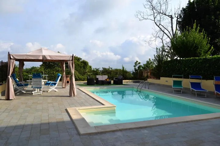 Bed and breakfast per 2 persone, con piscina e panorama nonché giardino, con animali domestici - 1