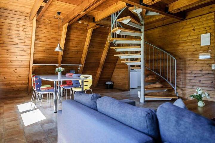 Ferienhaus für 6 Personen, mit Sauna und Pool sowie Garten, mit Haustier