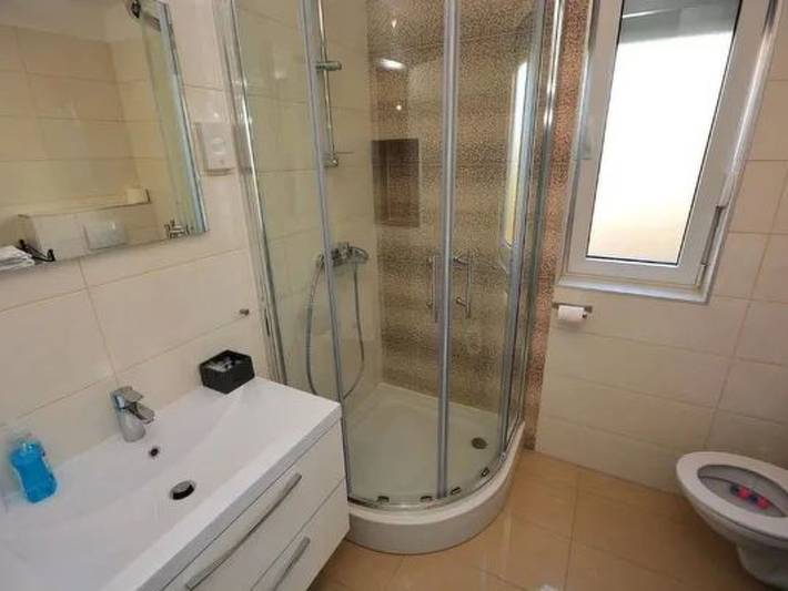 Ganze Wohnung, 1 mit Schwimmbad und Garten in Općina Sveti Filip i Jakov, Zadar
