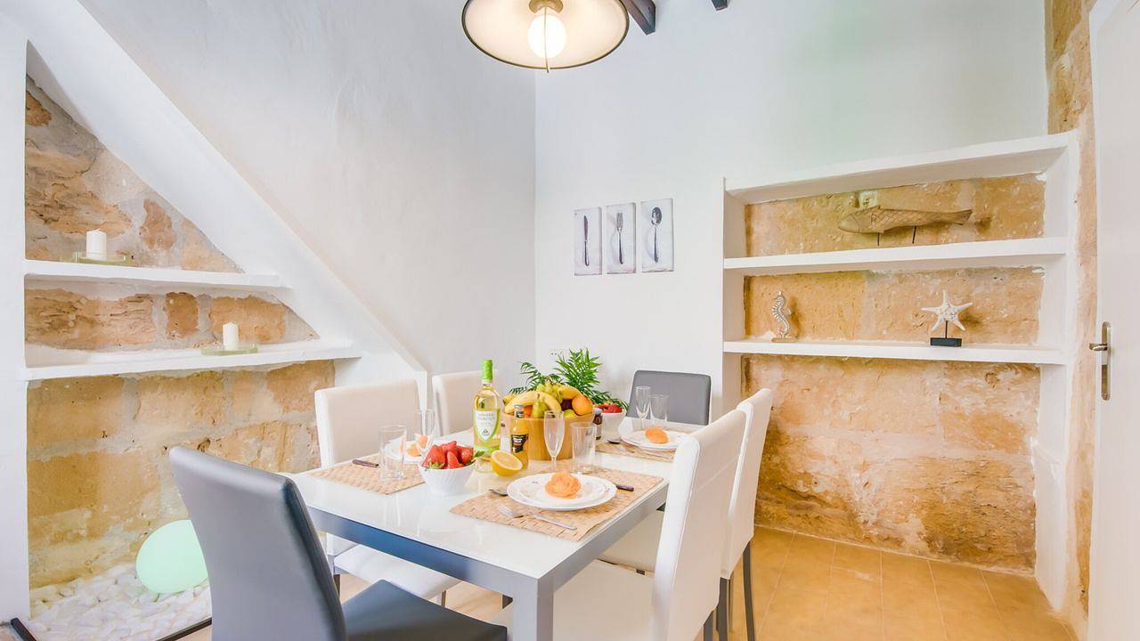Holiday home for 4 people with terrace in Alcudia Old Town, Alcúdia