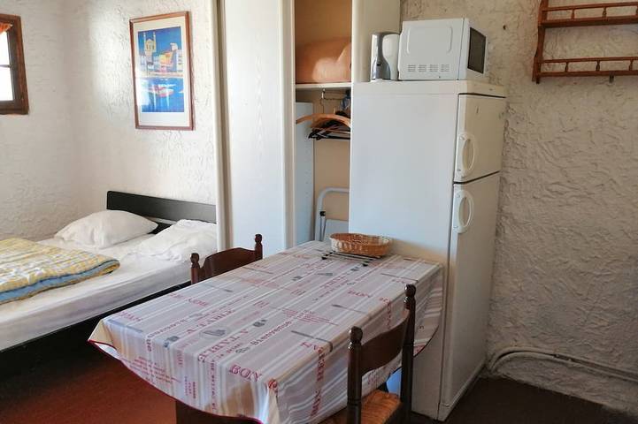 Gîte pour 2 personnes, avec piscine ainsi que balcon et jardin à Linguizzetta - 4